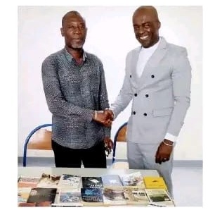 Le don de livres est bienarrive en Côte d'Ivoire 845